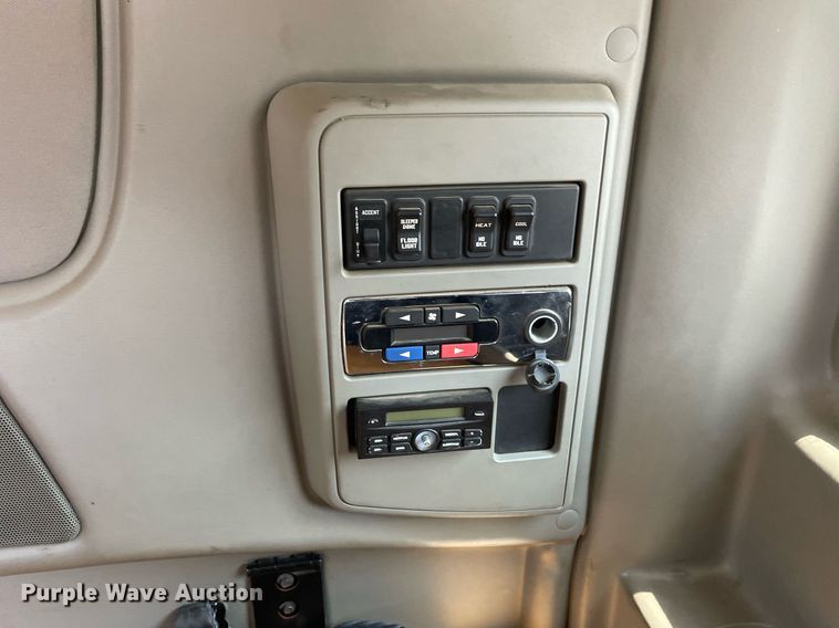 image for item LJ9715 2016 International ProStar Plus 122  semi truck