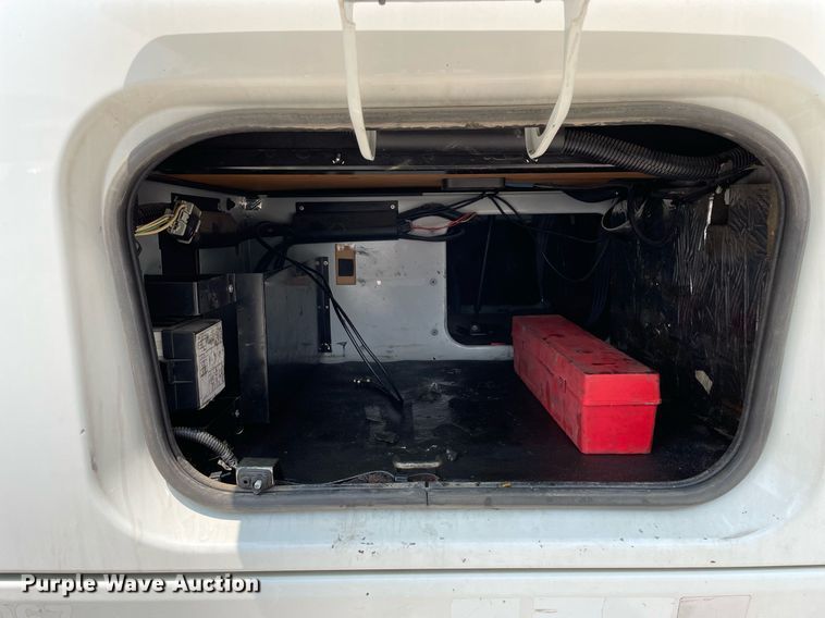 image for item LJ9715 2016 International ProStar Plus 122  semi truck