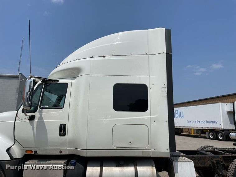 image for item LJ9715 2016 International ProStar Plus 122  semi truck