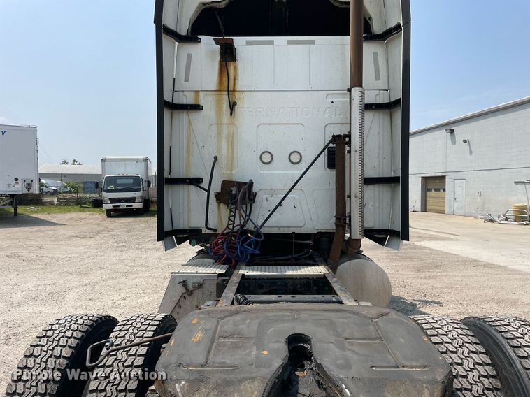 image for item LJ9715 2016 International ProStar Plus 122  semi truck