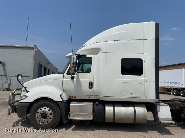 image for item LJ9715 2016 International ProStar Plus 122  semi truck