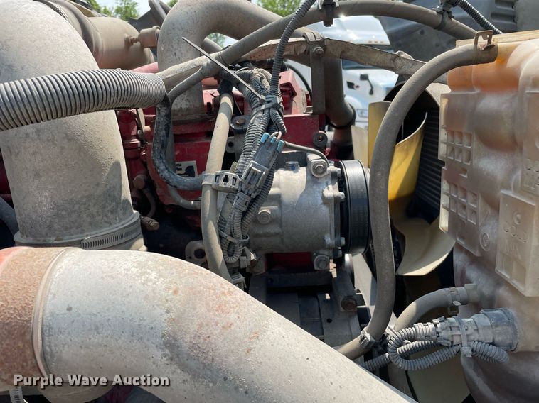 image for item LJ9715 2016 International ProStar Plus 122  semi truck