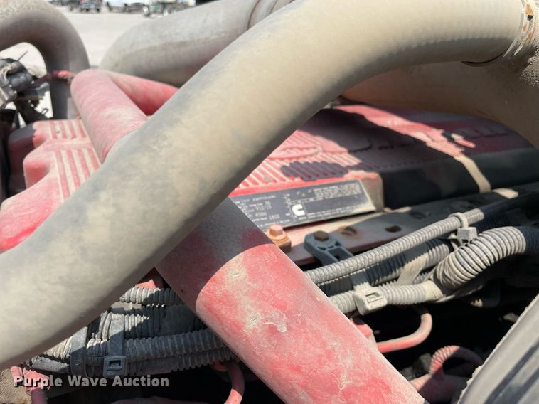 image for item LJ9715 2016 International ProStar Plus 122  semi truck