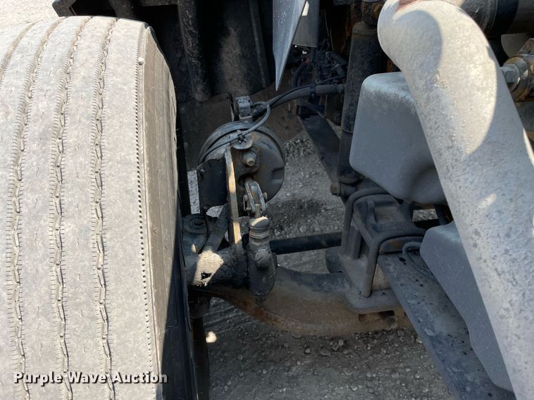 image for item LJ9715 2016 International ProStar Plus 122  semi truck