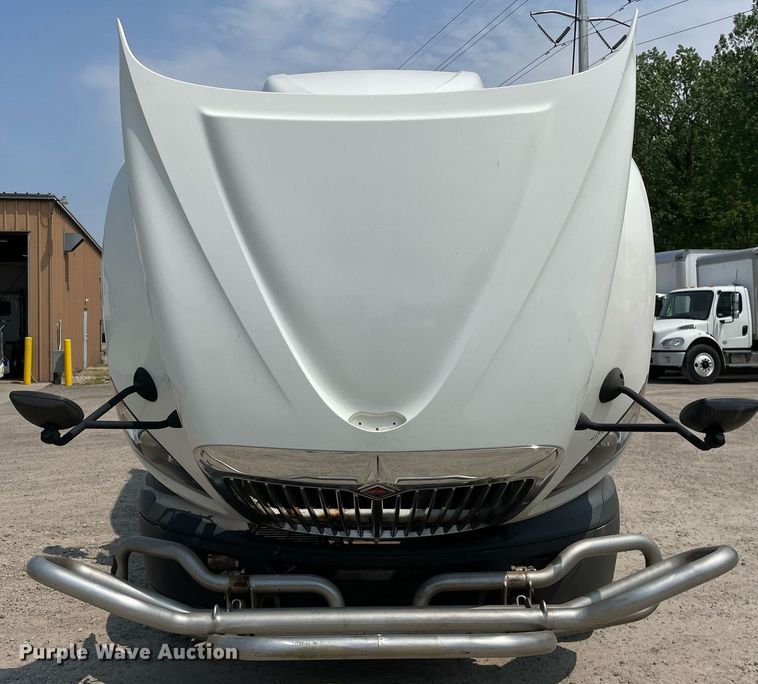 image for item LJ9715 2016 International ProStar Plus 122  semi truck