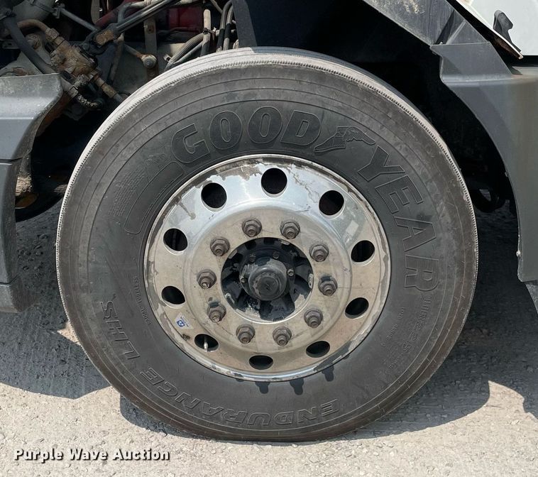 image for item LJ9715 2016 International ProStar Plus 122  semi truck