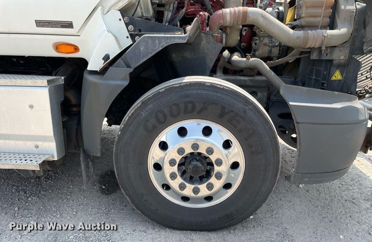 image for item LJ9715 2016 International ProStar Plus 122  semi truck