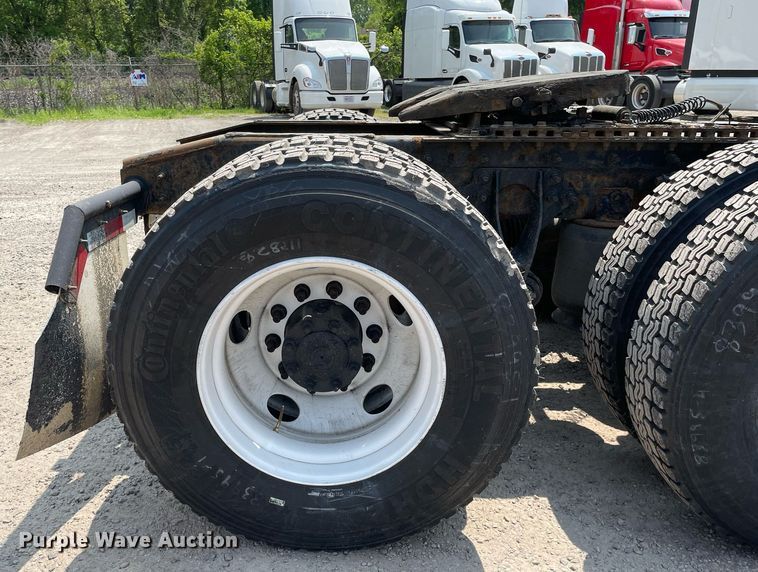 image for item LJ9715 2016 International ProStar Plus 122  semi truck