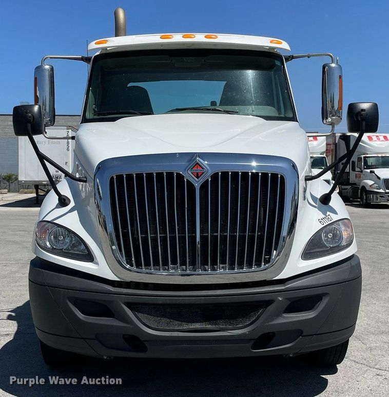 image for item LJ9721 2016 International ProStar Plus 122  semi truck