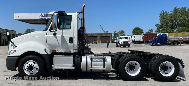 image for item LJ9721 2016 International ProStar Plus 122  semi truck