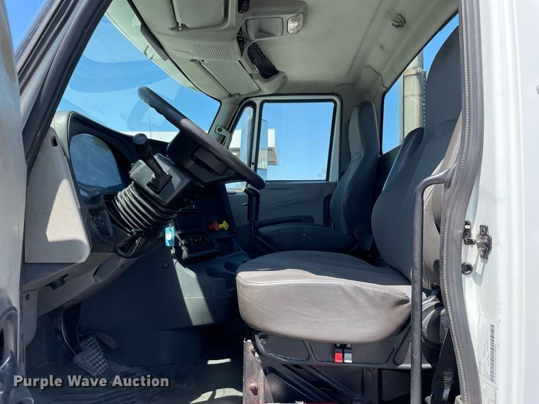 image for item LJ9721 2016 International ProStar Plus 122  semi truck