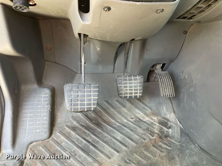 image for item LJ9721 2016 International ProStar Plus 122  semi truck