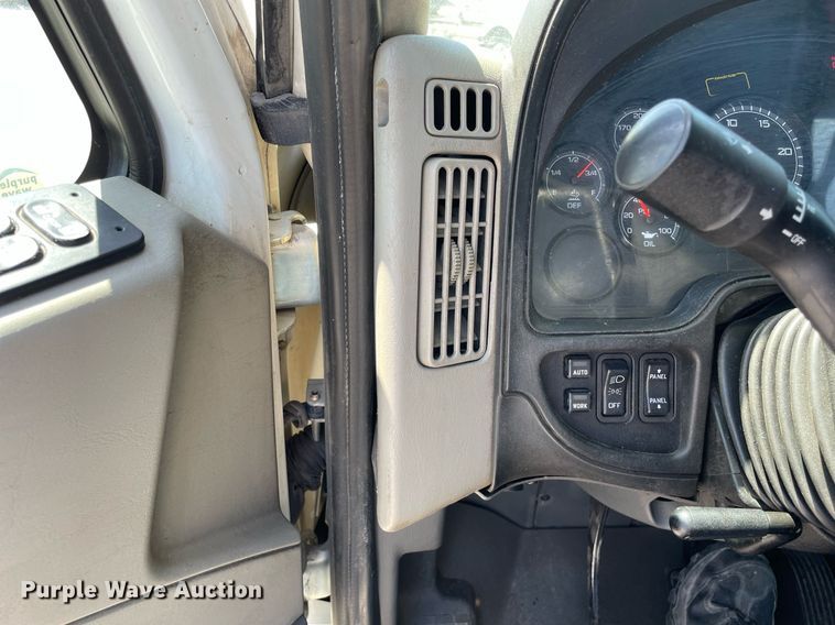 image for item LJ9721 2016 International ProStar Plus 122  semi truck