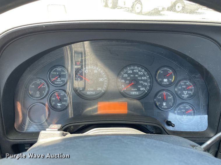 image for item LJ9721 2016 International ProStar Plus 122  semi truck