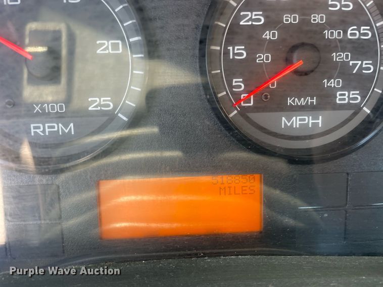 image for item LJ9721 2016 International ProStar Plus 122  semi truck