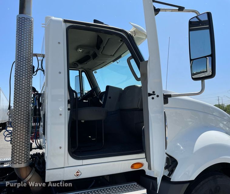 image for item LJ9721 2016 International ProStar Plus 122  semi truck