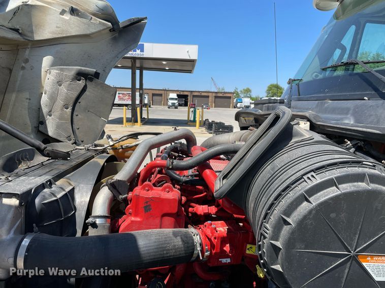 image for item LJ9721 2016 International ProStar Plus 122  semi truck