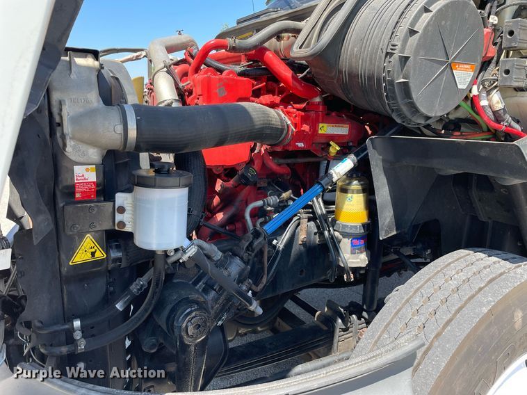 image for item LJ9721 2016 International ProStar Plus 122  semi truck