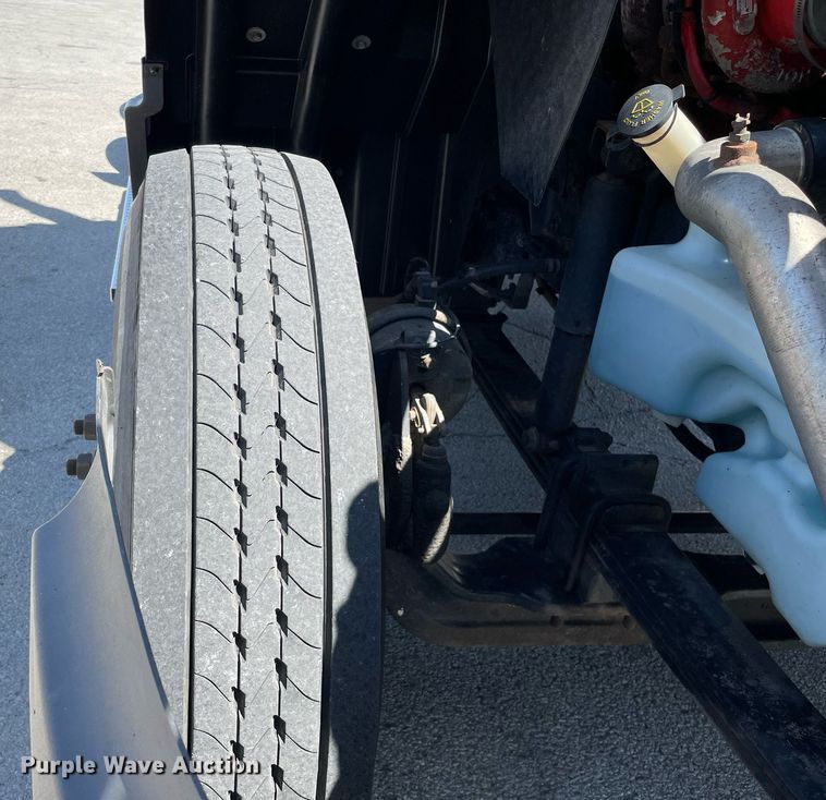 image for item LJ9721 2016 International ProStar Plus 122  semi truck