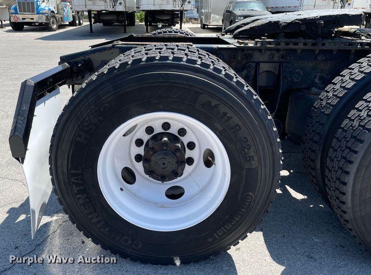 image for item LJ9721 2016 International ProStar Plus 122  semi truck