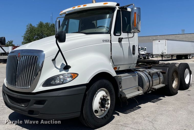 image for item LJ9722 2016 International ProStar Plus 122  semi truck