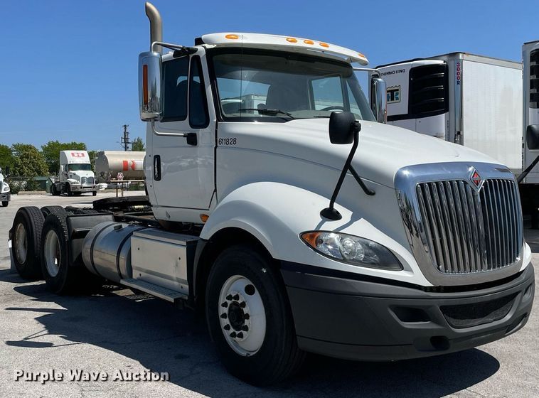 image for item LJ9722 2016 International ProStar Plus 122  semi truck