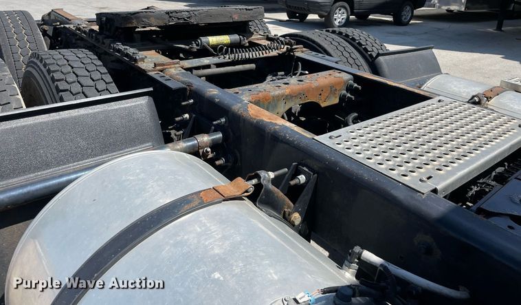 image for item LJ9722 2016 International ProStar Plus 122  semi truck