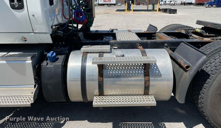 image for item LJ9722 2016 International ProStar Plus 122  semi truck