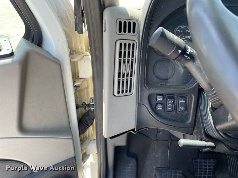 image for item LJ9722 2016 International ProStar Plus 122  semi truck