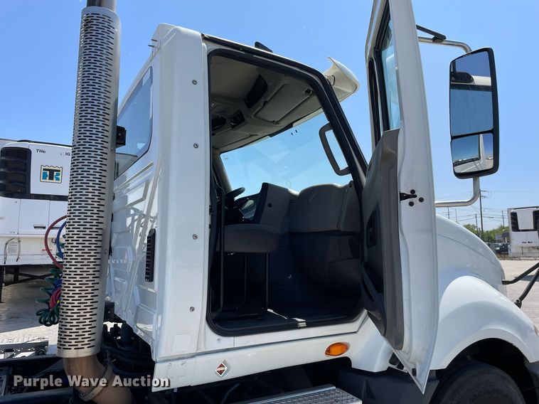 image for item LJ9722 2016 International ProStar Plus 122  semi truck