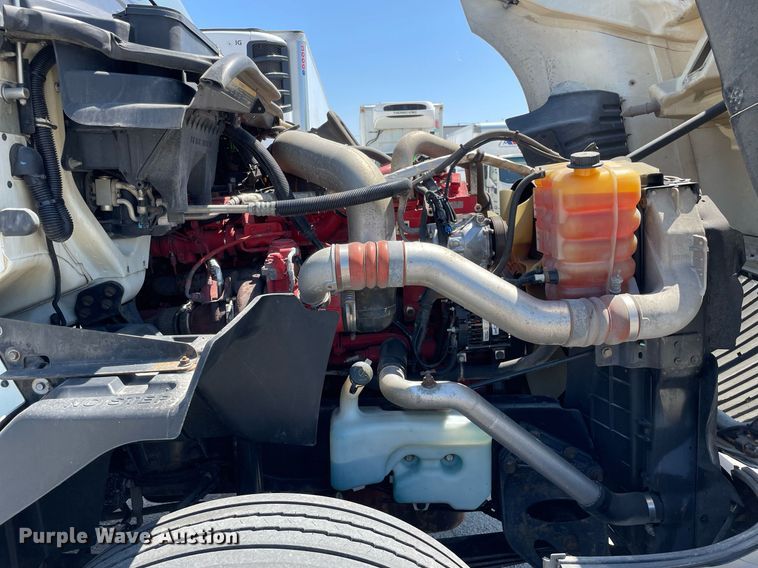 image for item LJ9722 2016 International ProStar Plus 122  semi truck