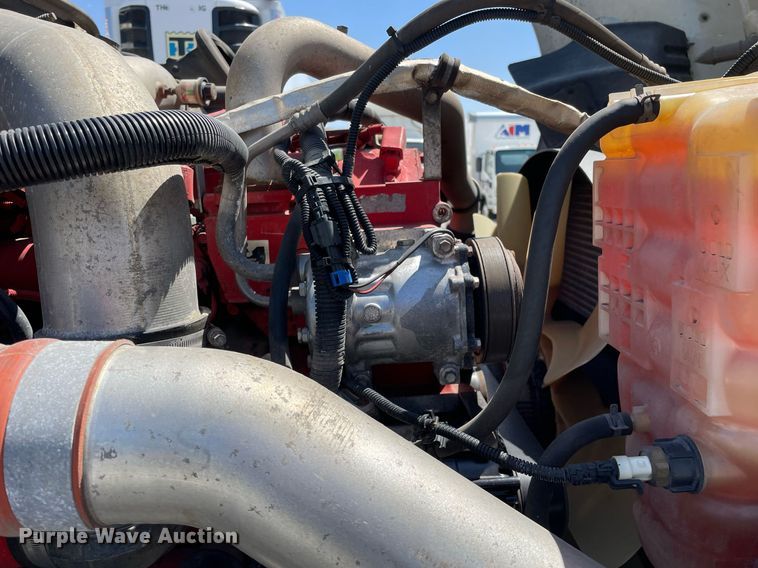 image for item LJ9722 2016 International ProStar Plus 122  semi truck