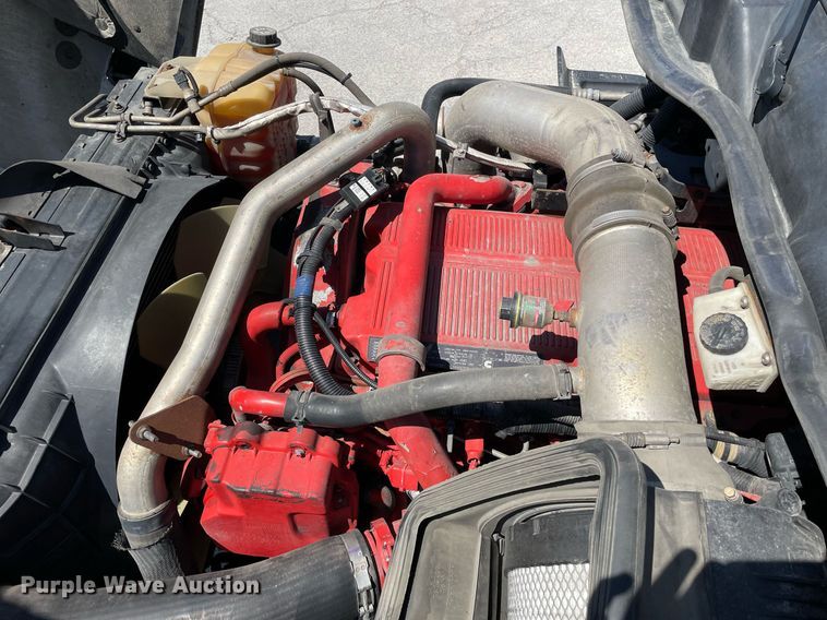 image for item LJ9722 2016 International ProStar Plus 122  semi truck