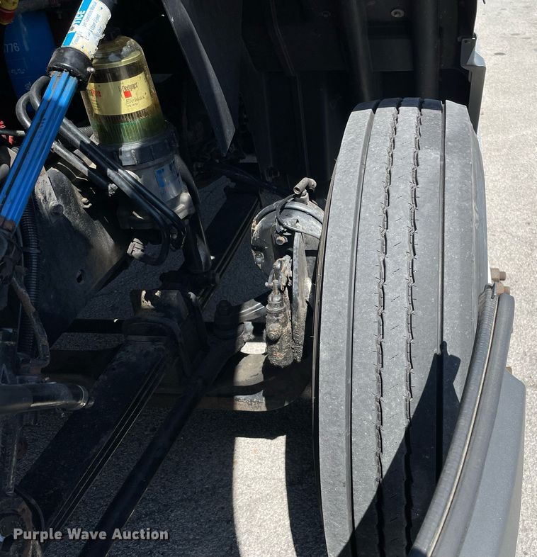 image for item LJ9722 2016 International ProStar Plus 122  semi truck