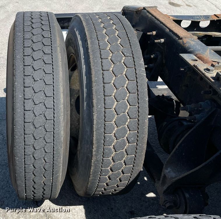 image for item LJ9722 2016 International ProStar Plus 122  semi truck