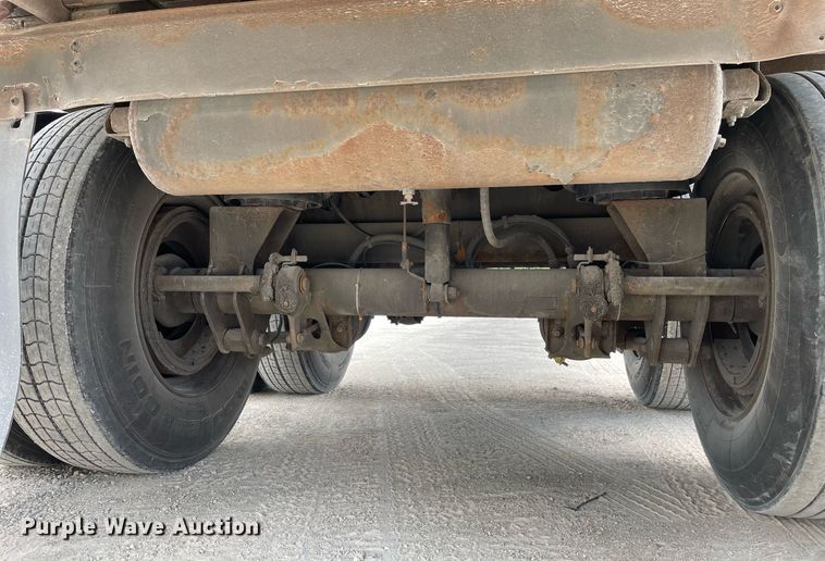 image for item LJ9728 2004 Trailmobile  dry van trailer