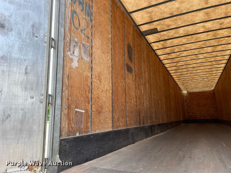 image for item LJ9728 2004 Trailmobile  dry van trailer