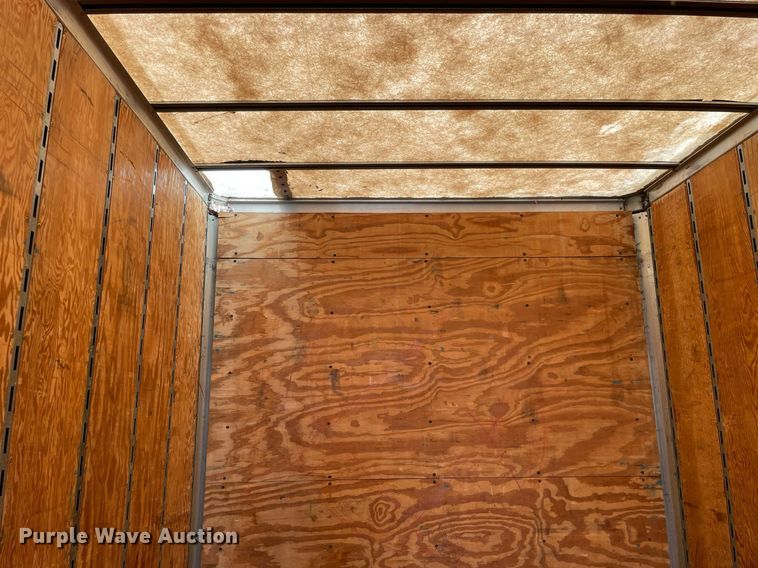 image for item LJ9728 2004 Trailmobile  dry van trailer