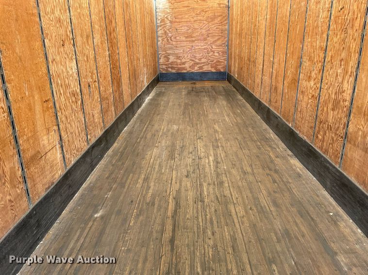 image for item LJ9728 2004 Trailmobile  dry van trailer