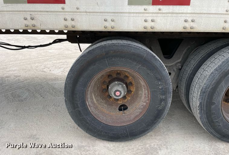 image for item LJ9728 2004 Trailmobile  dry van trailer