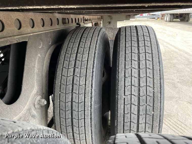 image for item LJ9728 2004 Trailmobile  dry van trailer