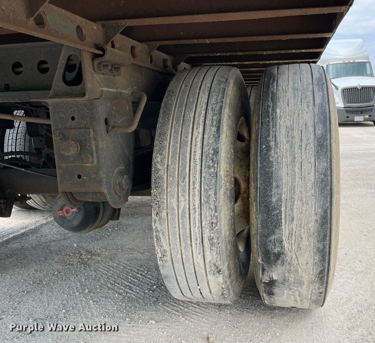 image for item LJ9729 2008 Strickland  dry van trailer