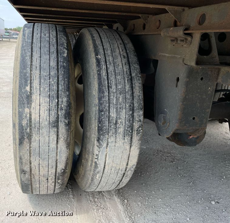 image for item LJ9729 2008 Strickland  dry van trailer