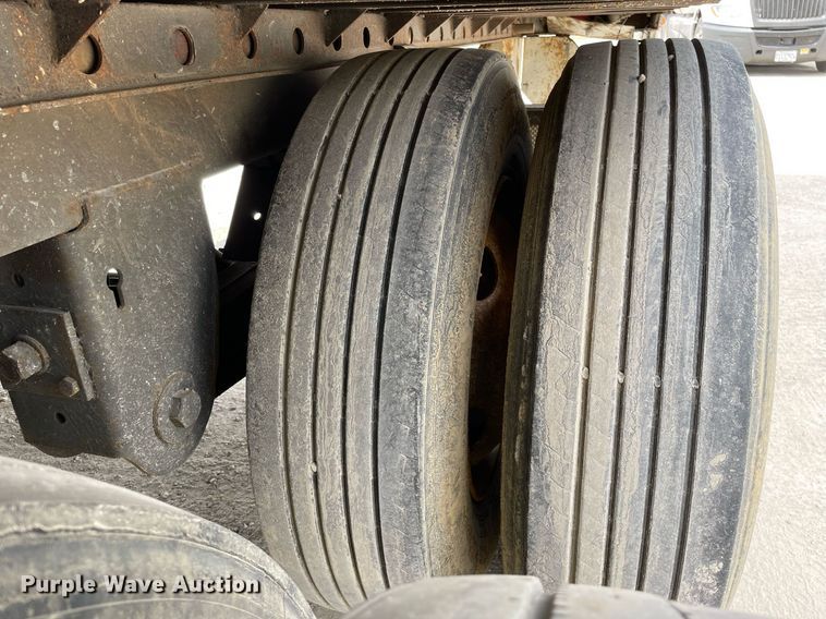 image for item LJ9729 2008 Strickland  dry van trailer