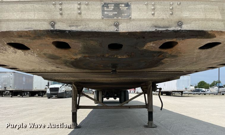 image for item LJ9730 2001 Trailmobile  dry van trailer