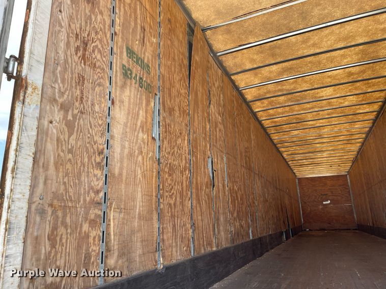 image for item LJ9730 2001 Trailmobile  dry van trailer