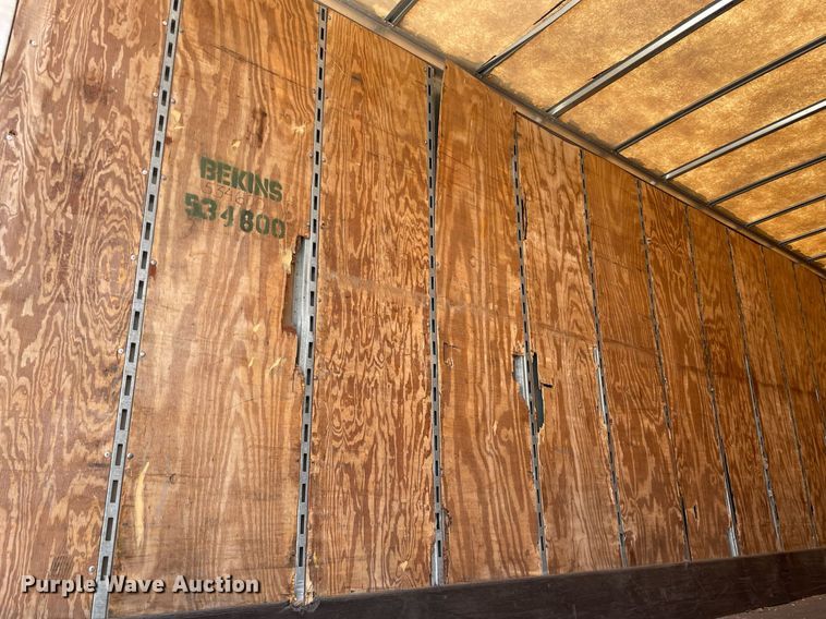 image for item LJ9730 2001 Trailmobile  dry van trailer