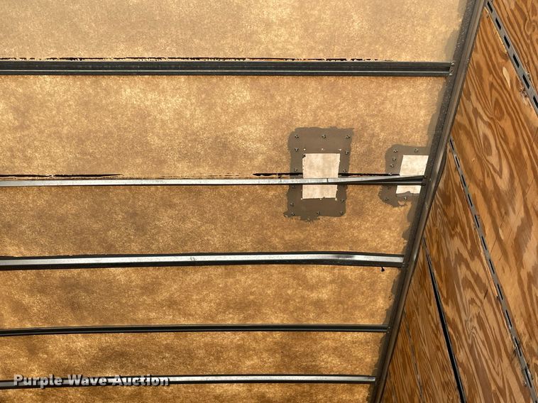 image for item LJ9730 2001 Trailmobile  dry van trailer