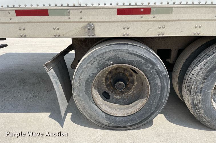 image for item LJ9730 2001 Trailmobile  dry van trailer