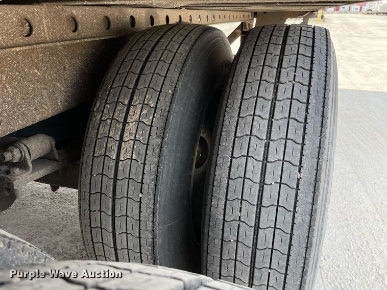 image for item LJ9730 2001 Trailmobile  dry van trailer